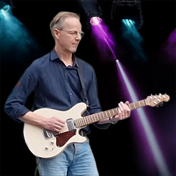 Mark van Hussen — gitaar bij No Doctors